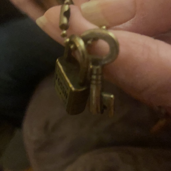 FOSSIL Women Brown Leather Shoulder Bag 10"x8.5"x3.5" and 15" strap Drop  NWT - Picture 13 of 13